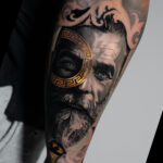 Tattoo Gesichtsportrait mit Goldornament