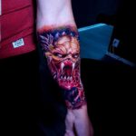 Unterarm Tattoo mit dem Predator als Motiv