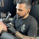Gustavo ein Tätowierer aus Italien