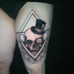 Skull mit Monokel